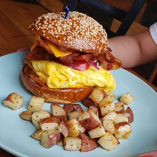El Hefty (Breakfast Sandwich)